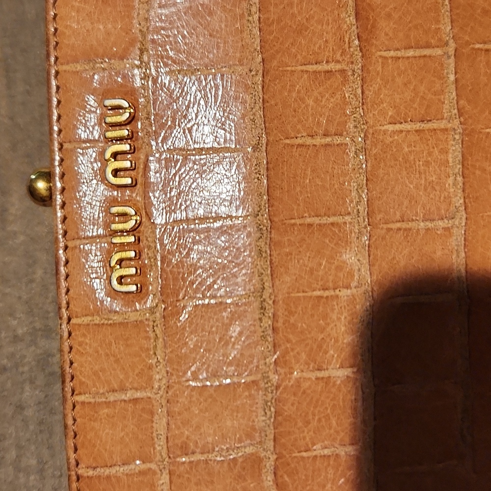 Miu Miu Light Brown Crocodile-Embossed Wallet - Picture 2 of 4